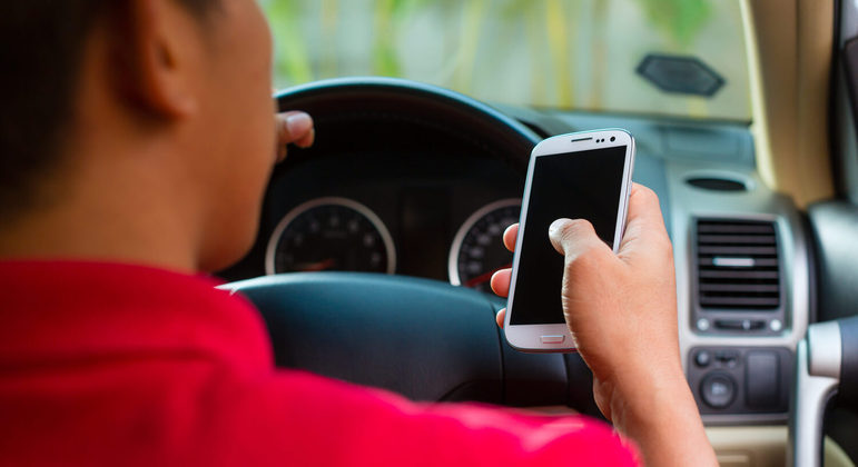 Descubra as 4 coisas proibidas que podem bloquear motoristas da Uber